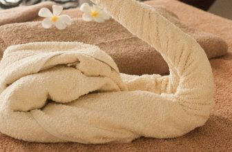 Choosing the Best Sheets and Towels for Your Massage Table